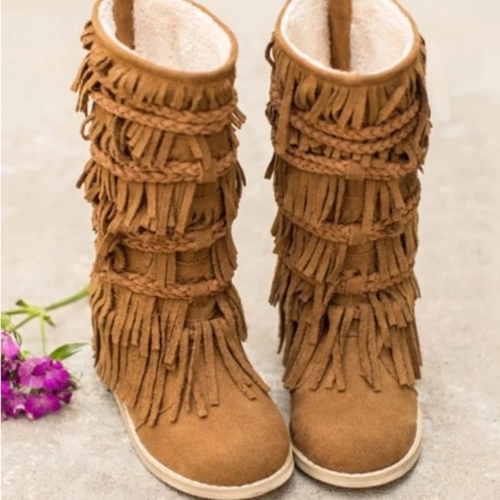 Joyfolie size 12 Fringe Suede Tan Boots